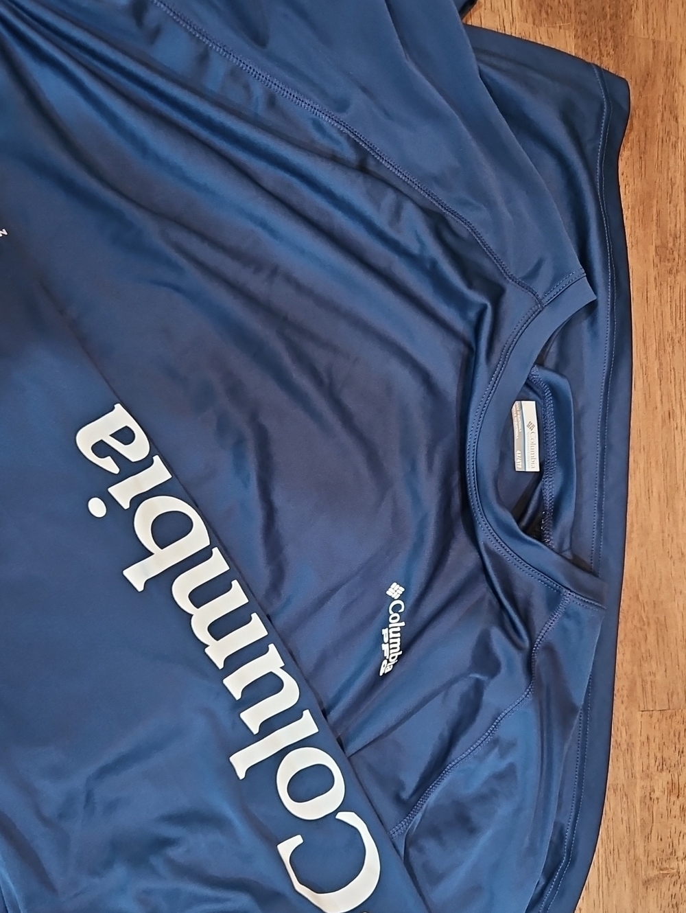 Columbia Men’s Dark Blue Rash Preformance Sun Shade Top 4xl